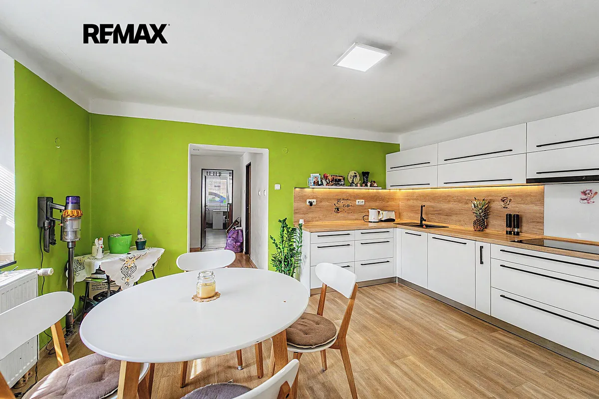 Prodej rodinného domu 222 m², pozemek 1257 m²